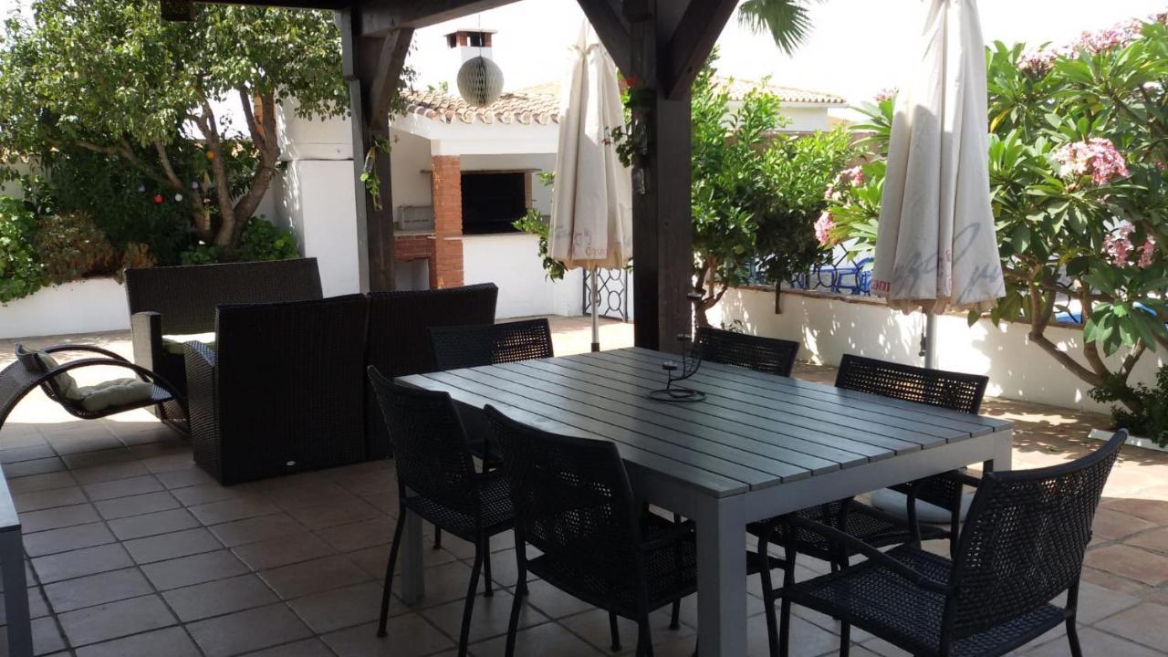Candela En Piscina Privada * Benajarafe